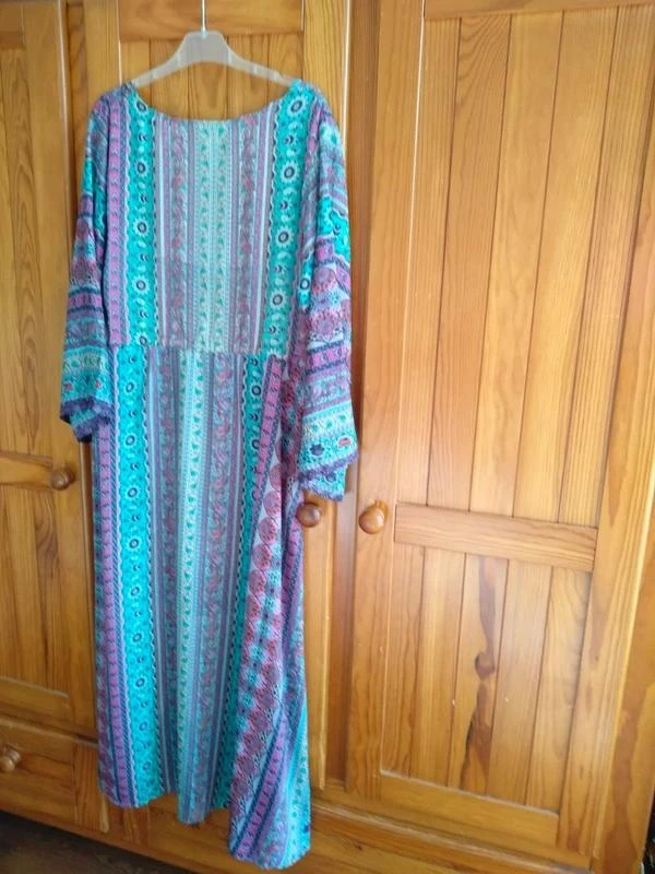 Muito bonito vestido de seda – photo 4